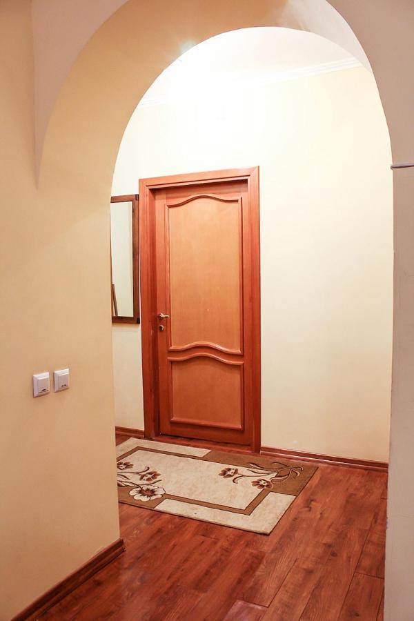 Ferienwohnung Tolebaeva 65 Almaty Exterior foto