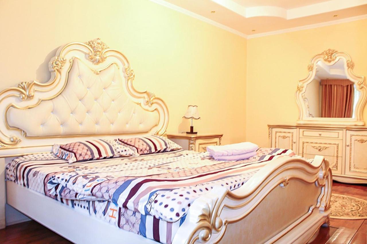 Ferienwohnung Tolebaeva 65 Almaty Exterior foto