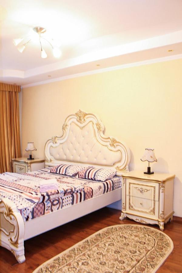 Ferienwohnung Tolebaeva 65 Almaty Exterior foto
